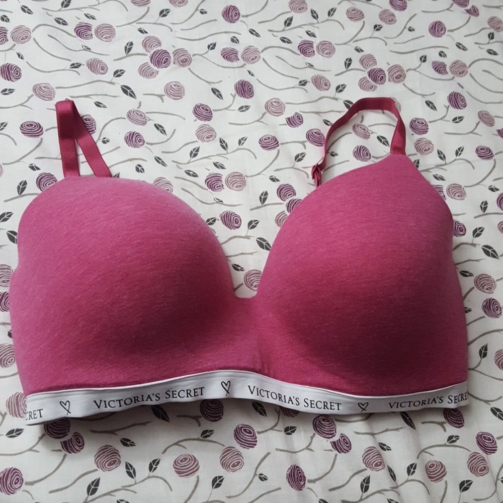 VS t-shirt wireless bra